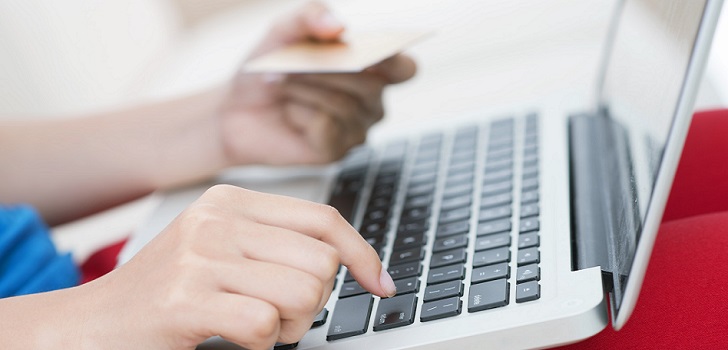 Mujer, universitaria y treintañera, ¿cómo es el cliente online del sector ‘farma’?